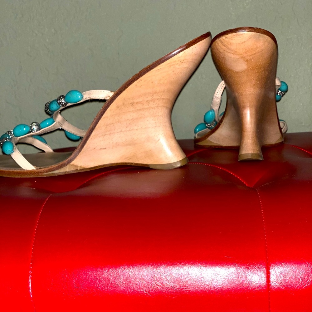 Stylish kicks - Picture 2 of 3